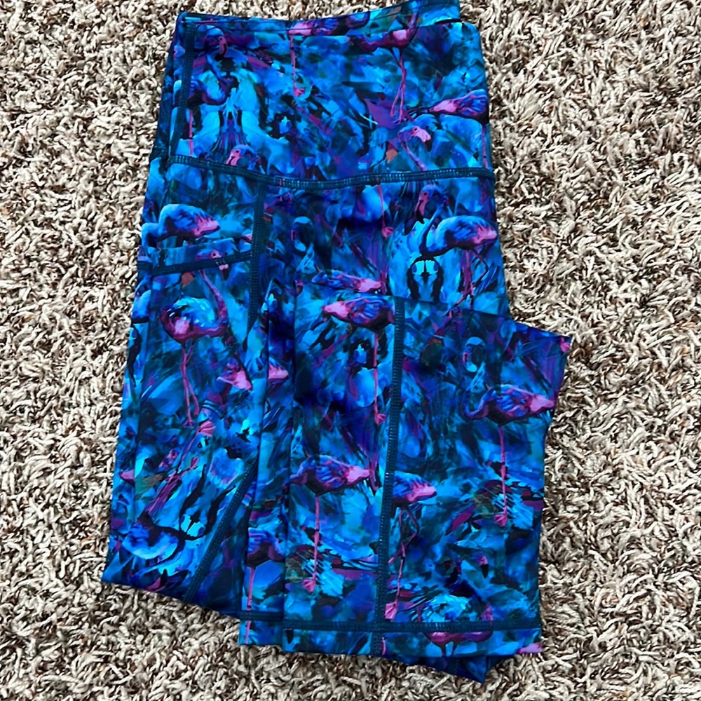 CVG flamingo capris - size L